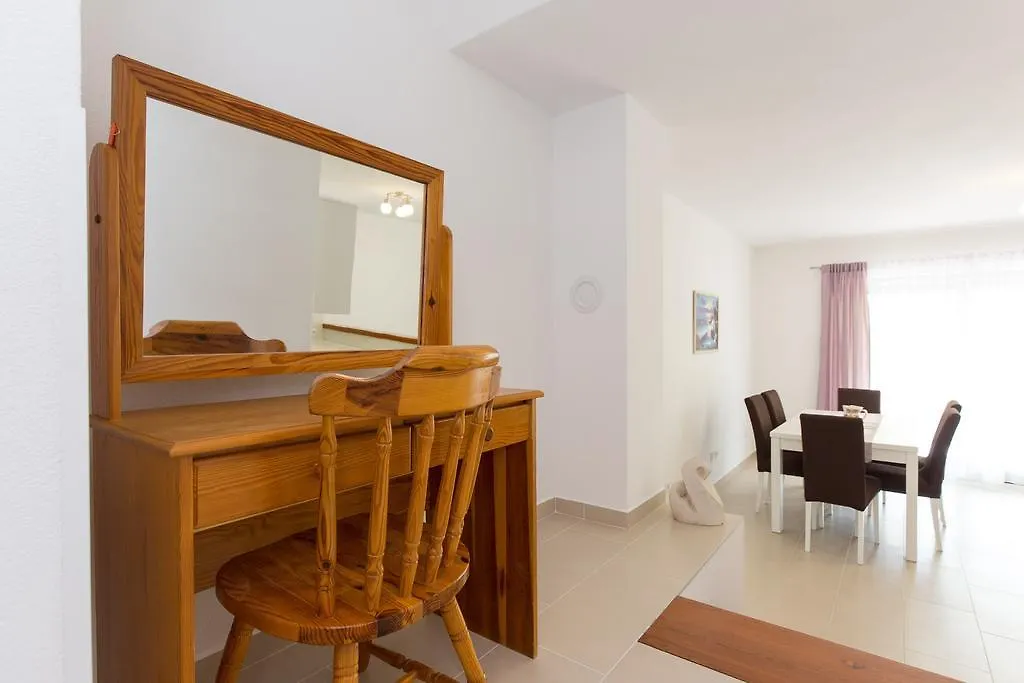 Apartment Polugic Punat 0*,  Croatia